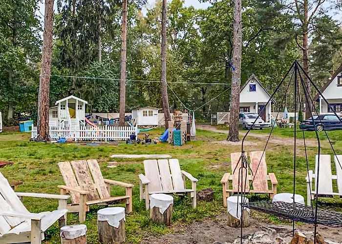 1 Bedroom Beautiful In Prázdninový dům Pobierowo