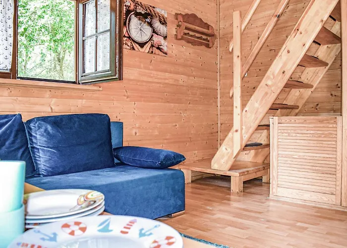 Prázdninový dům 1 Bedroom Beautiful In Pobierowo